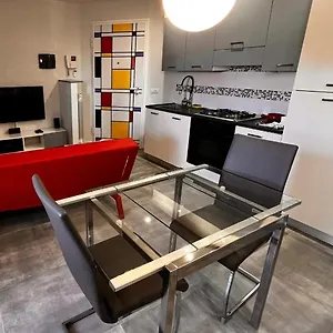 https://bb-del-corso-naples-80139.hotels-amalfi.com